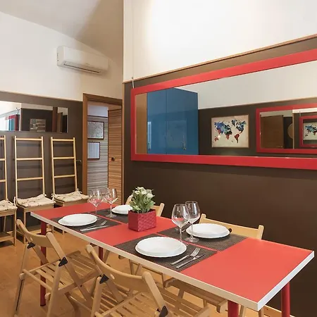 דירה Mirror House